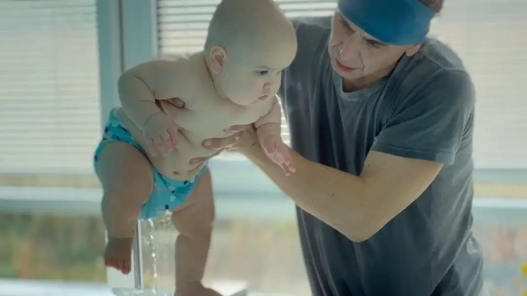 Грудничковое плавание для малышей до года в Тюмени - Детские услуги (Услуги) в Тюмень