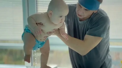 Грудничковое плавание для малышей до года в Тюмени - Услуги в Тюмень