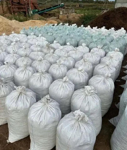 Продажа конского и коровьего навоза - Удобрения в Неизвестно