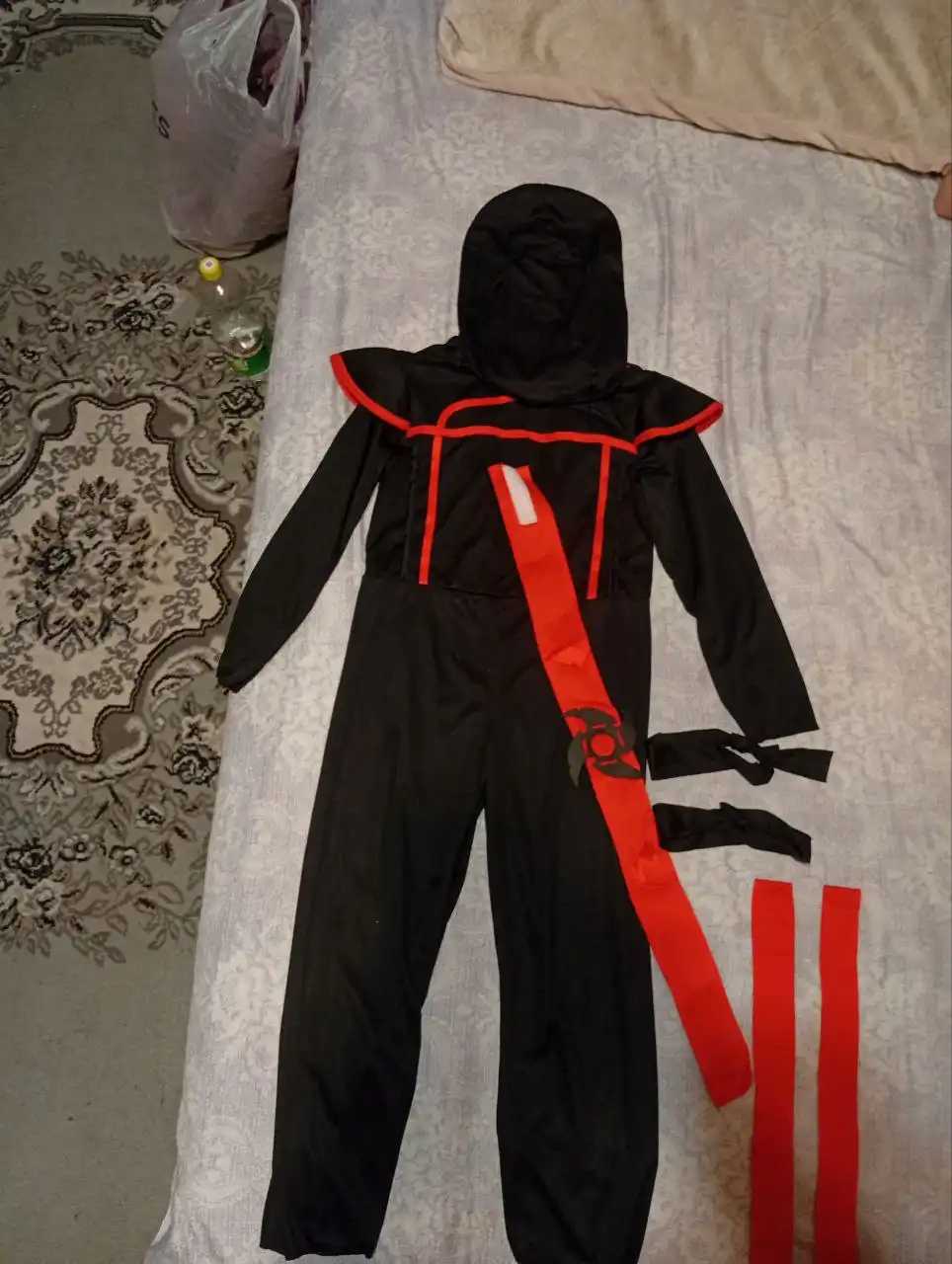 Продам детский костюм на рост 120 см