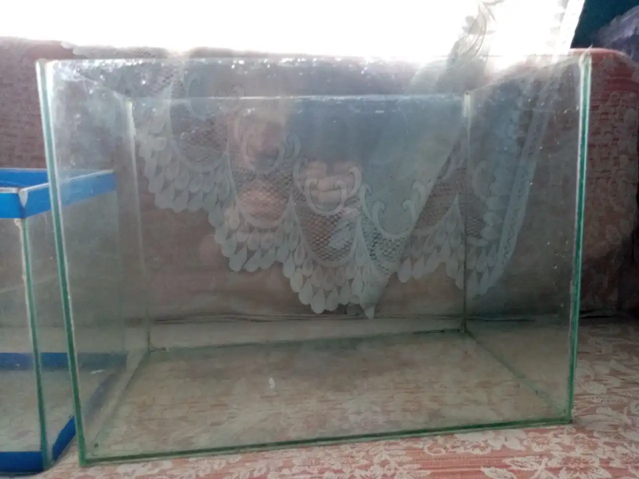 Продам аквариум на 20 литров