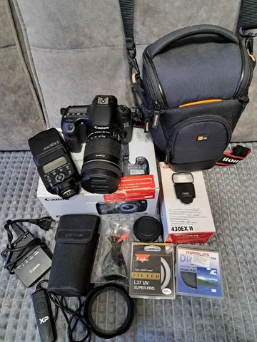 Зеркальный фотоаппарат Canon 60D Kit 18-135mm IS с комплектом аксессуаров - Ноутбуки в Братск