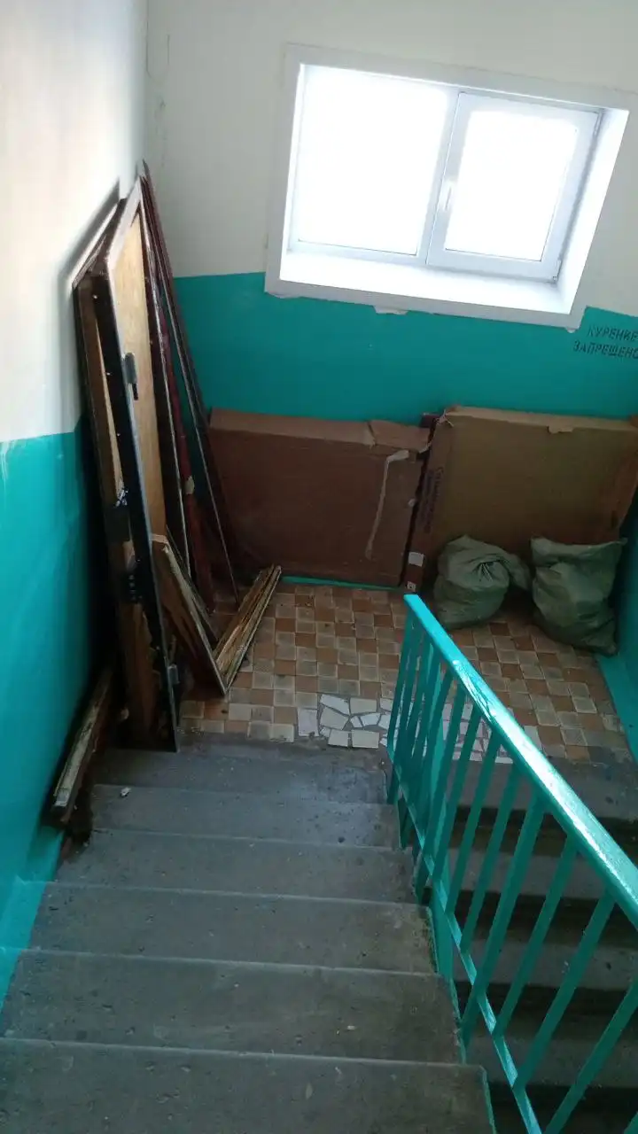 Продажа правой двери с замками и без - Запчасти (Авто) в Братск