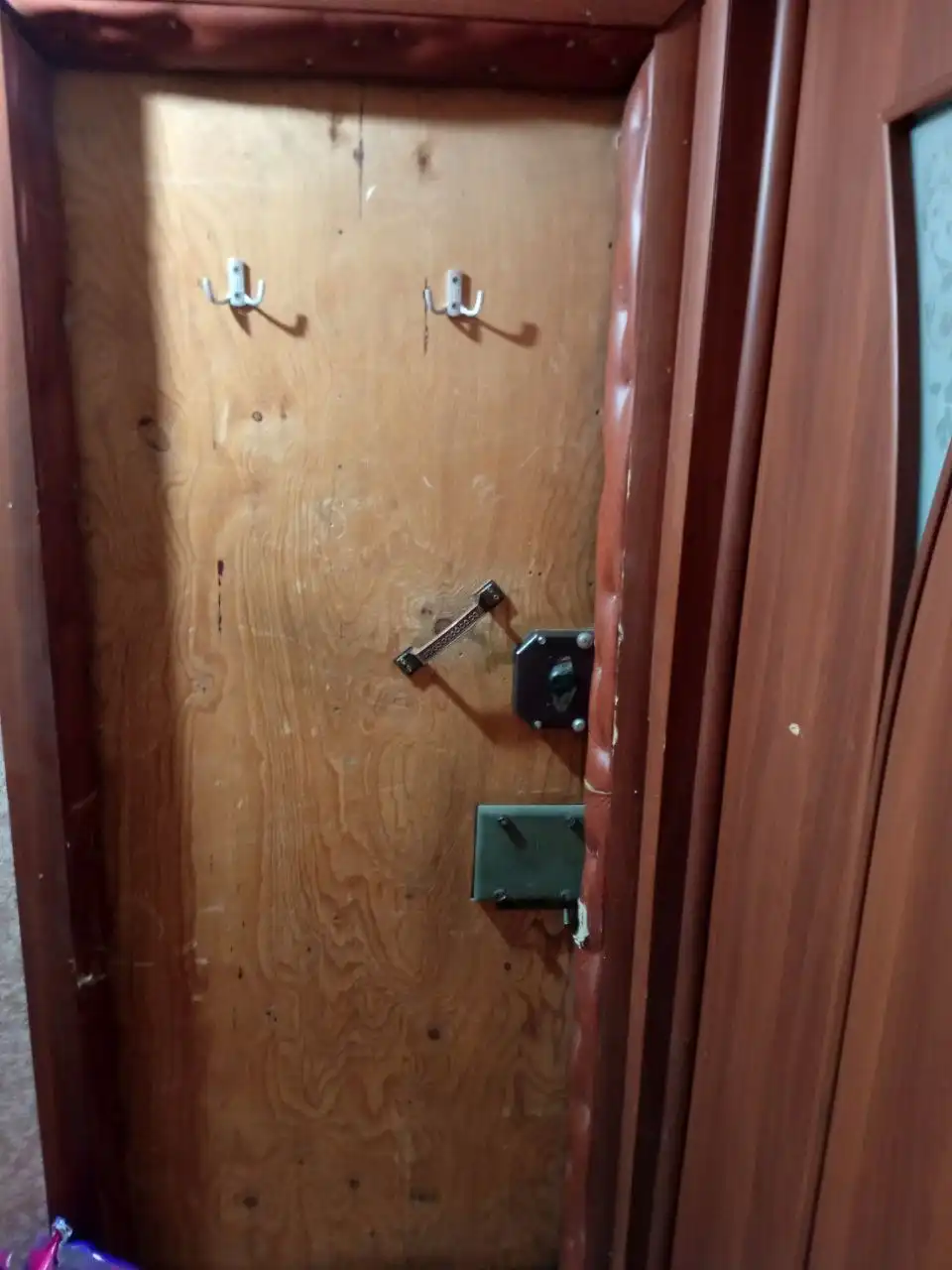 Продажа правой двери с замками и без - Запчасти (Авто) в Братск