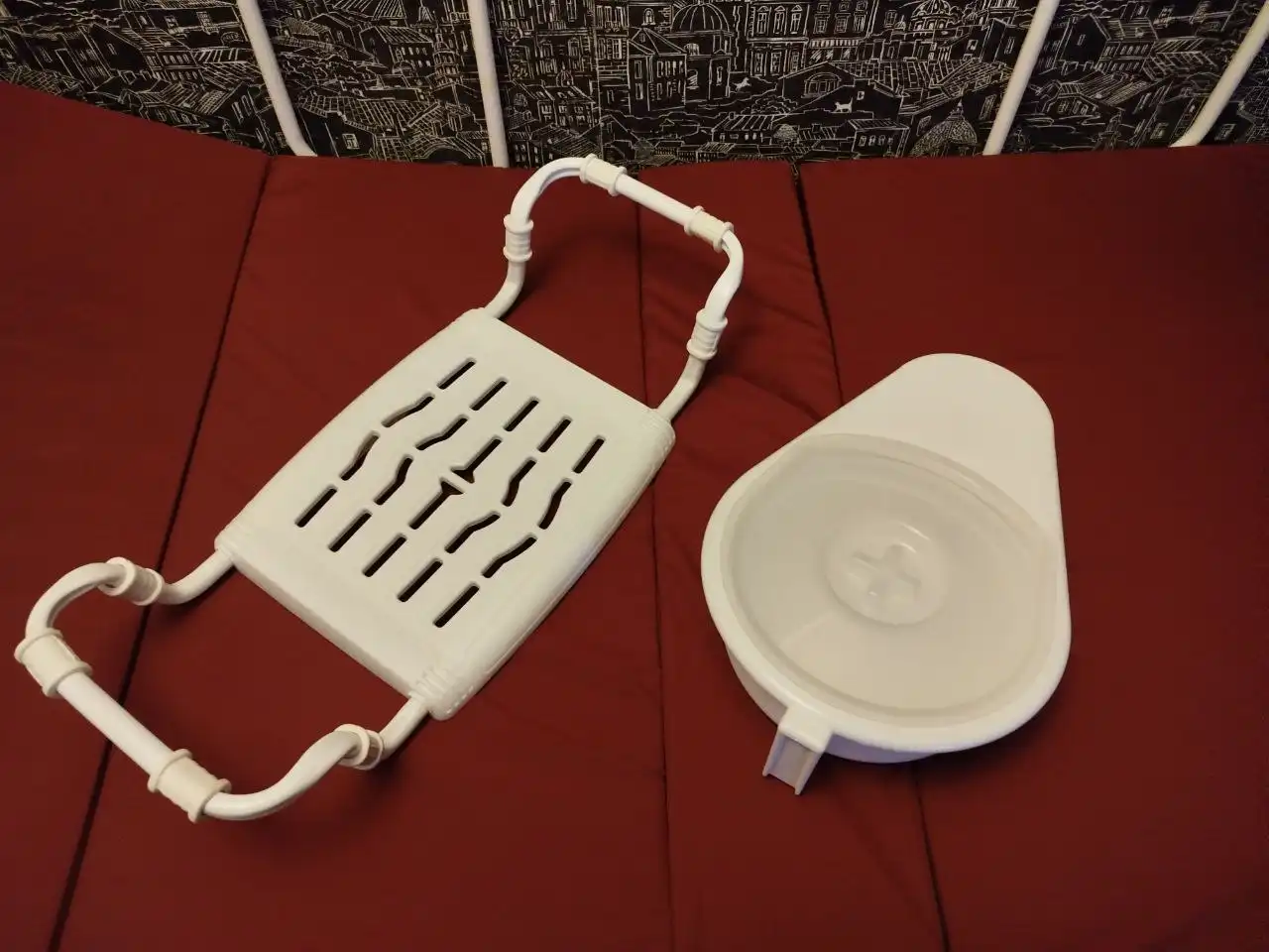 Продам кровать для лежачих с противопролежневым матрасом - Медицинская мебель (Для дома и дачи) в Братск