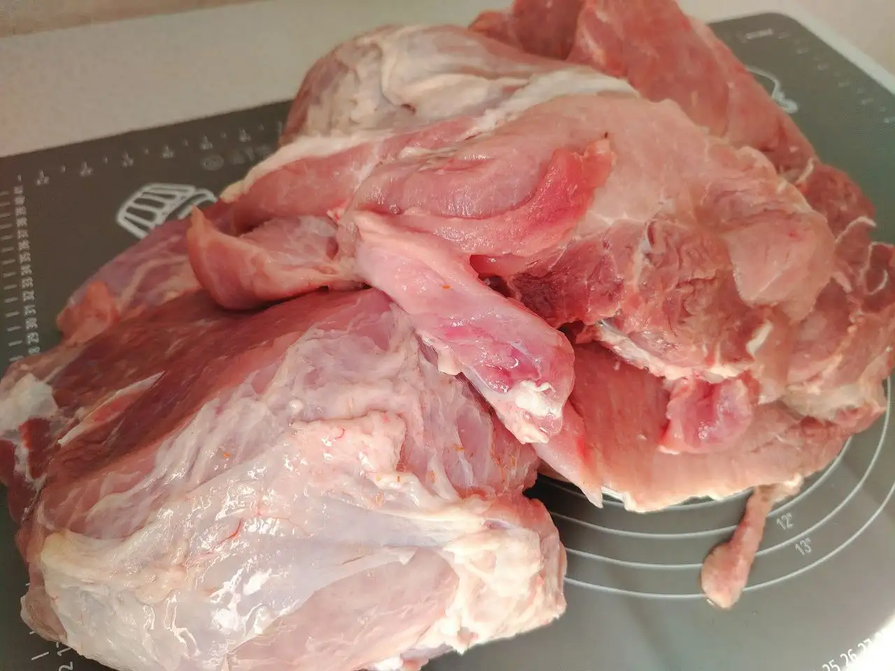 Продажа свежей свинины и фарша в Братске - Продукты питания (Барахолка) в Братск