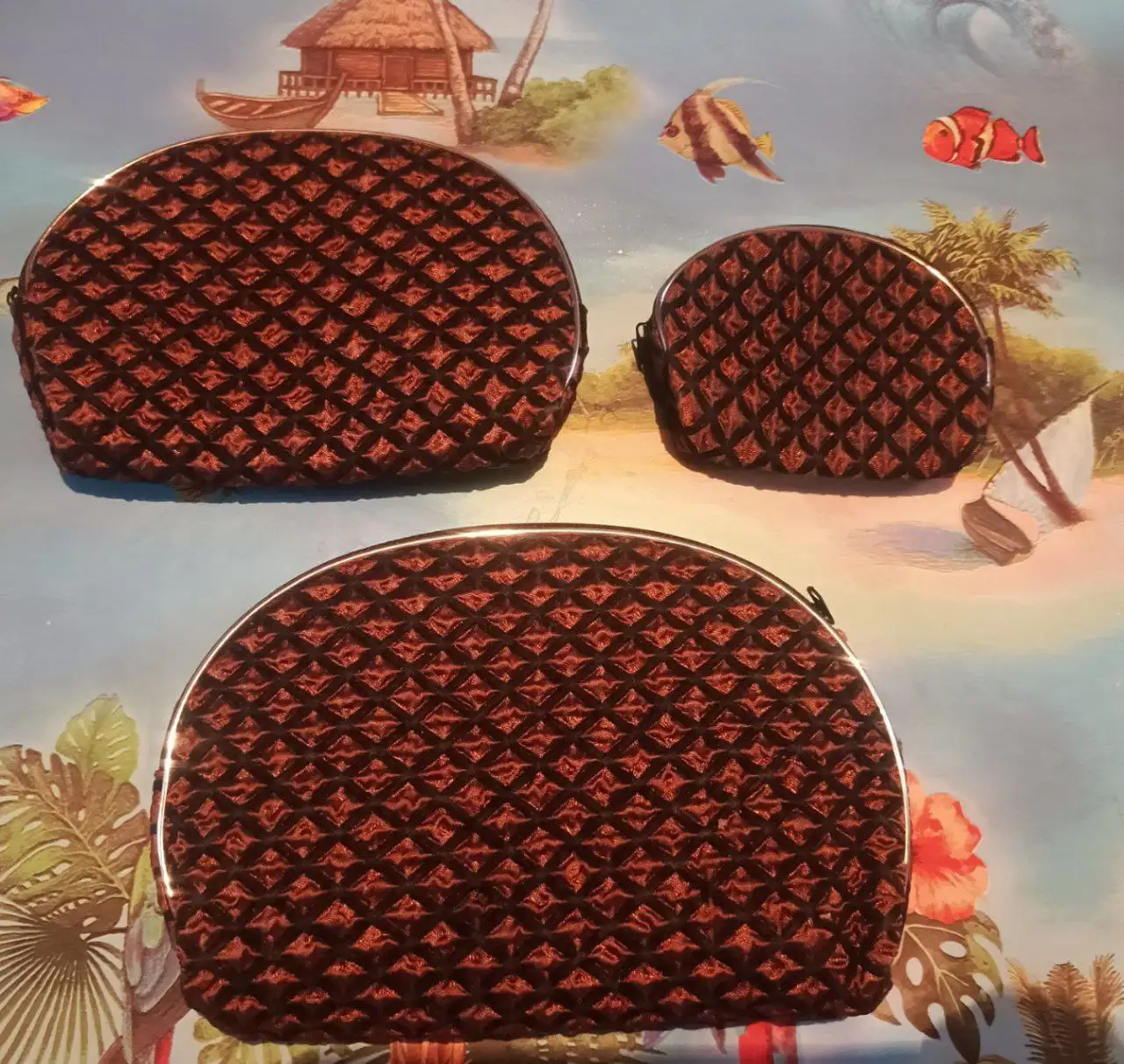 Косметички отдам за шоколадку - Барахолка в Братск