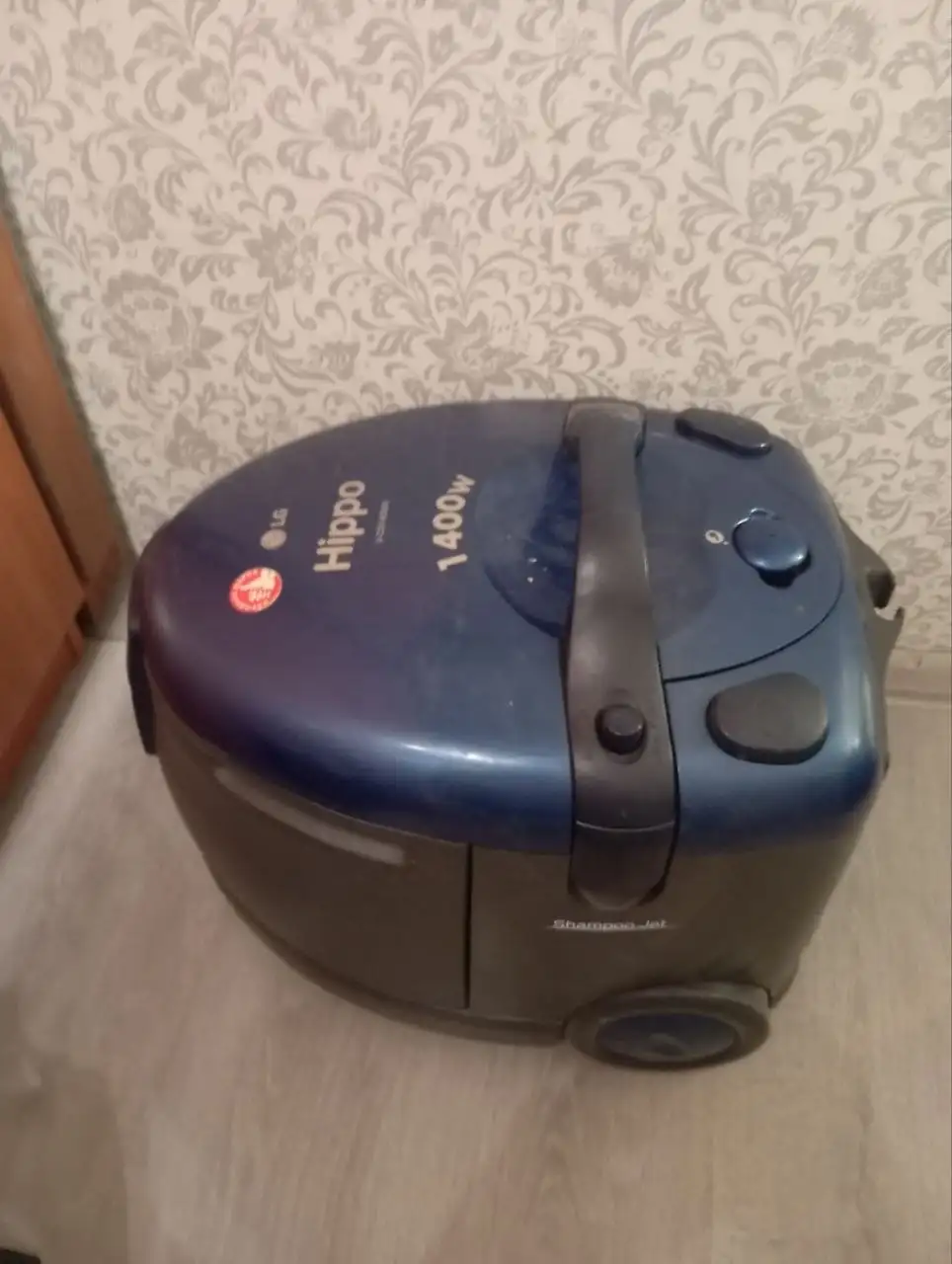 Продам моющий пылесос LG HiPPO 1400w - Бытовая техника (Для дома и дачи) в Братск