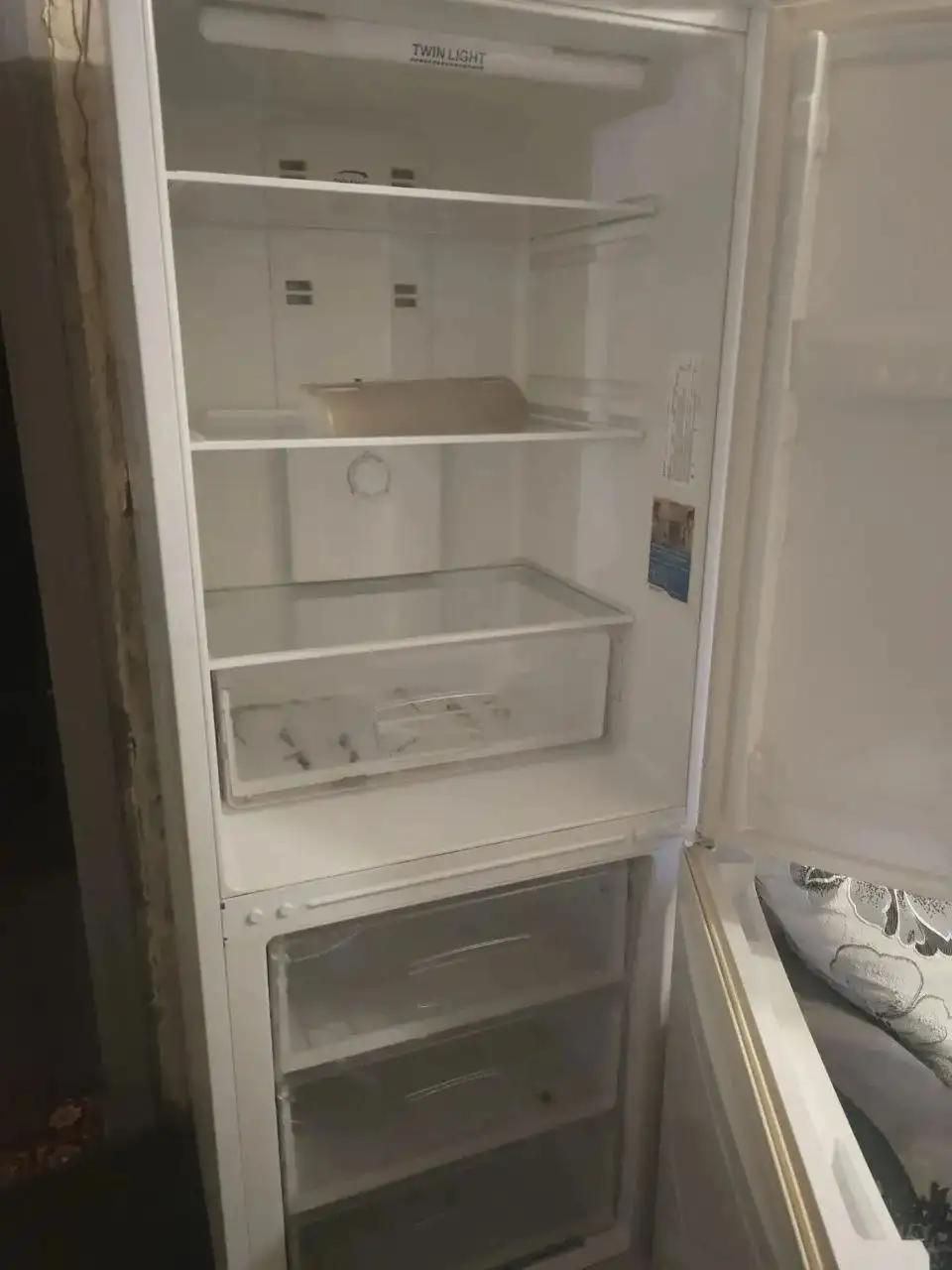 Продам холодильник Индезит Ноуфрост - Для дома и дачи в Братск