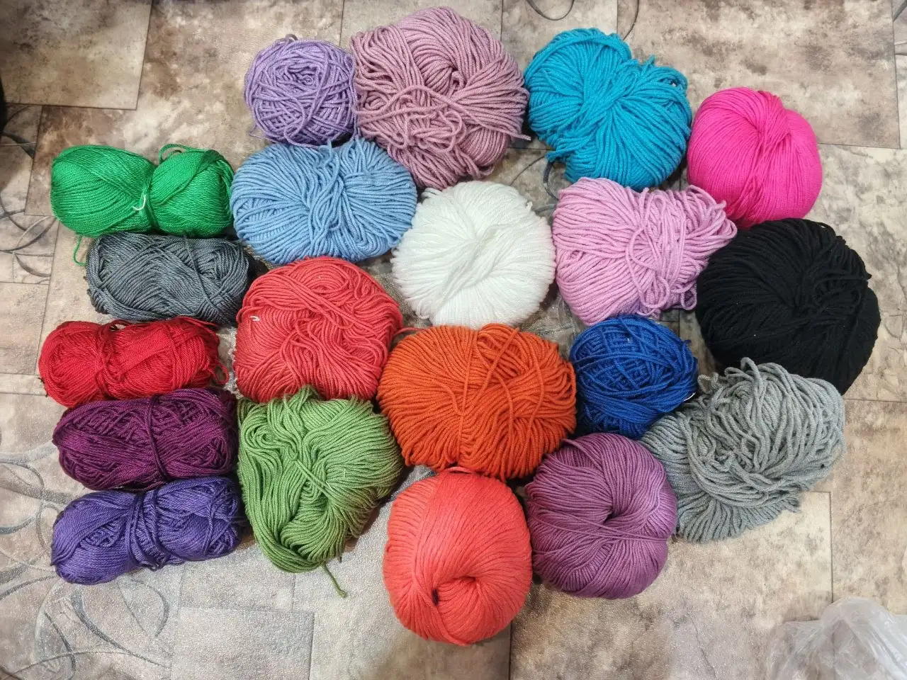 Продажа пряжи Газал акрил и Yarnart Jeans - Рукоделие (Хобби и отдых) в Братск