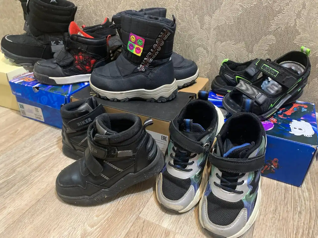 Детская одежда и обувь для мальчика и девочки - Одежда и обувь (Товары для детей) в Нижневартовск