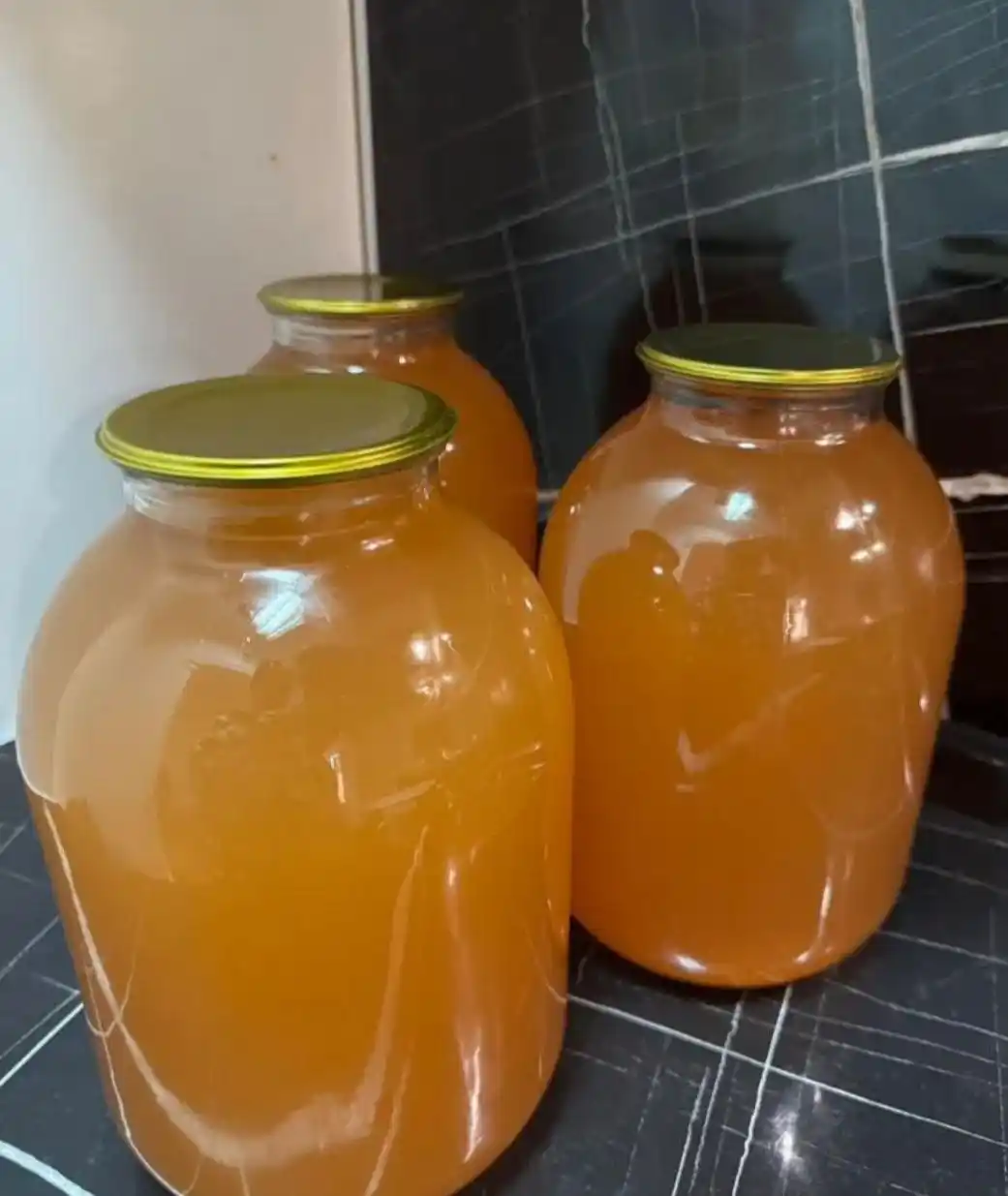 Сок яблочный из осенних яблок