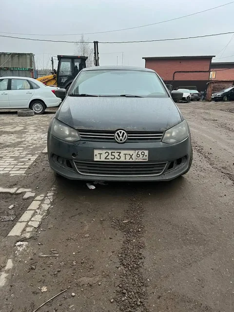 Volkswagen POLO 2012 1.6 автомат - Авто в Москва