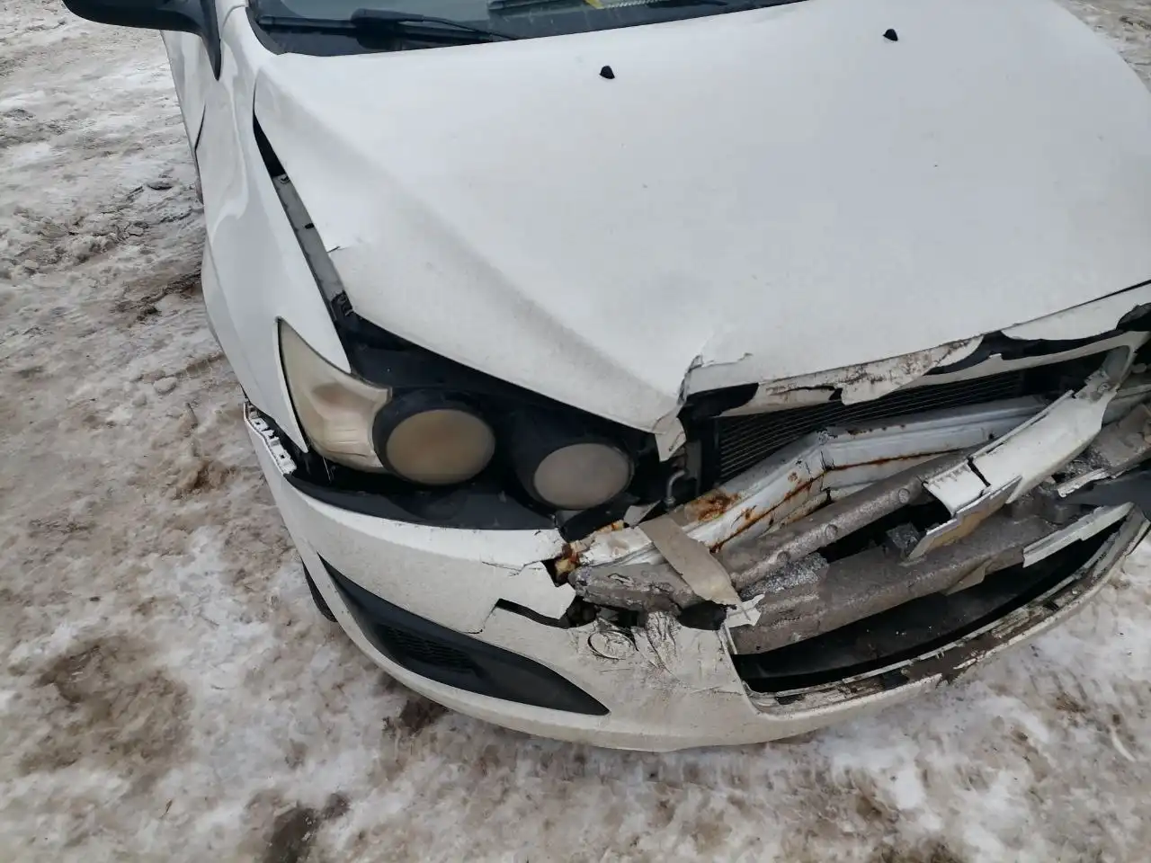 Chevrolet Aveo 2012 с повреждением после ДТП