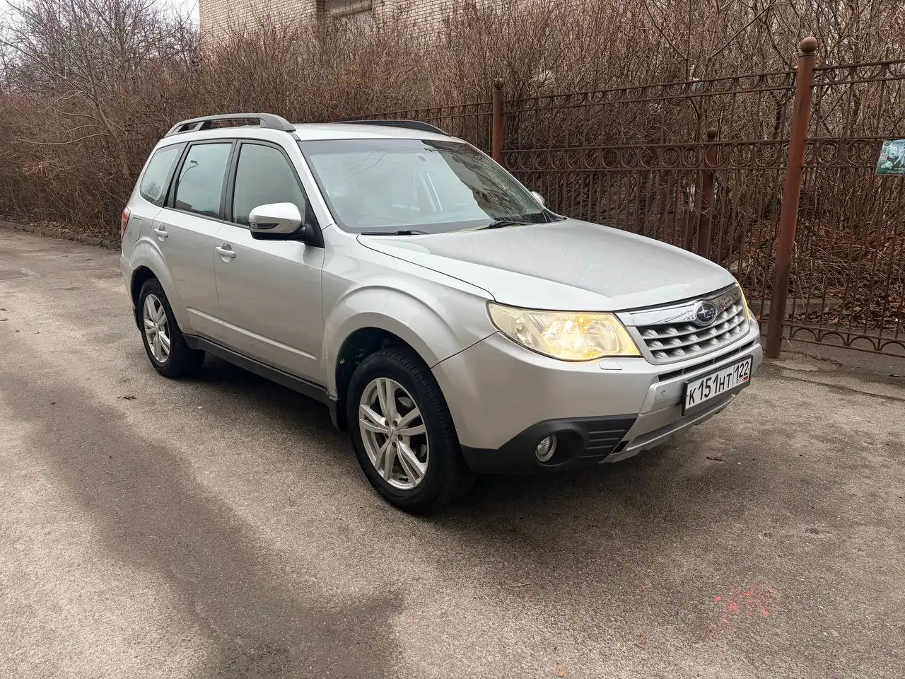 Subaru Forester 2011 года с автоматом