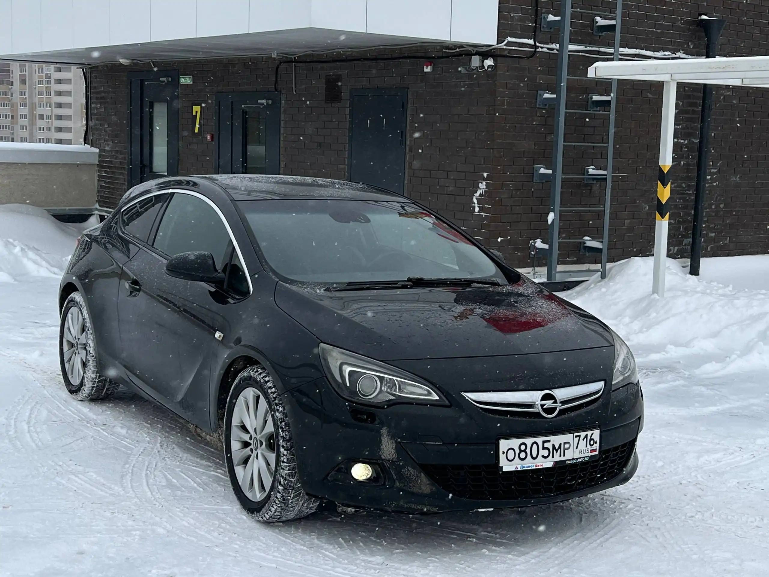 Продажа OPEL ASTRA GTC 2013 года