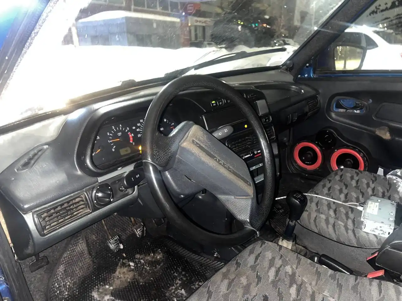 ВАЗ 2109 инжектор с переваренным дном и порогами, не родной мотор