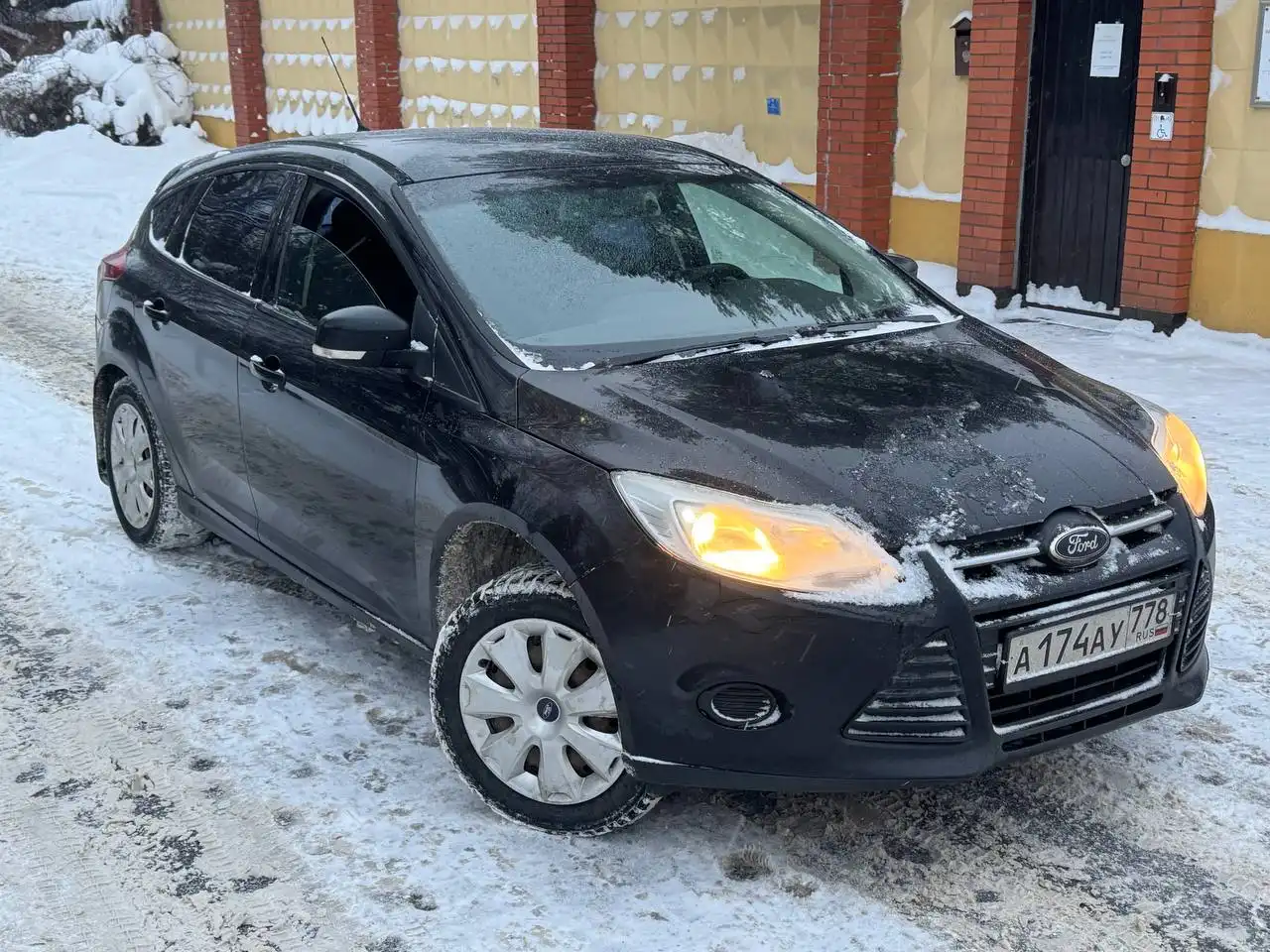 Форд Фокус 3 2011 1.6 механика - Легковые автомобили (Авто) в Санкт-Петербург