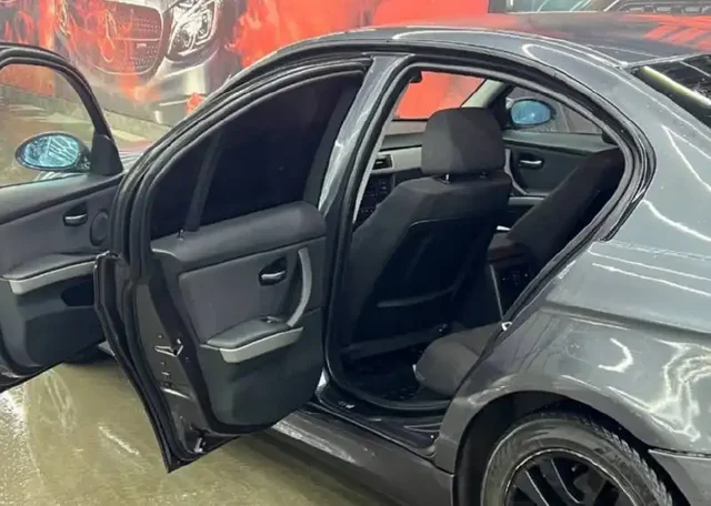 BMW 3 e90 в М-пакете, мотор 2.0, автомат, хорошее состояние - Легковые автомобили в Санкт-Петербург