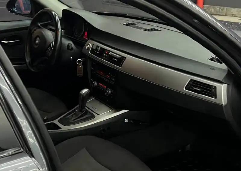 BMW 3 e90 в М-пакете, мотор 2.0, автомат, хорошее состояние - Легковые автомобили (Авто) в Санкт-Петербург