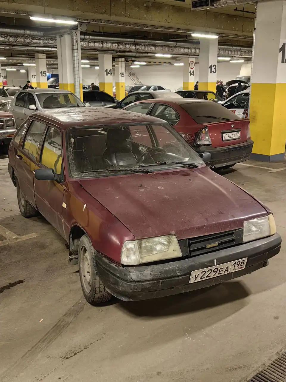 Иж Ода 1.6 с документами, кузов требует ремонта - Легковые автомобили (Авто) в Санкт-Петербург