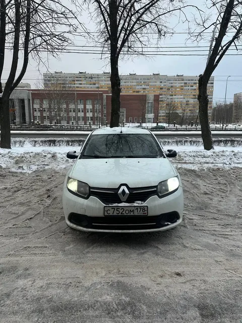 Продается Renault Logan 2015 1.6MT в отличном состоянии - Запчасти в Санкт-Петербург