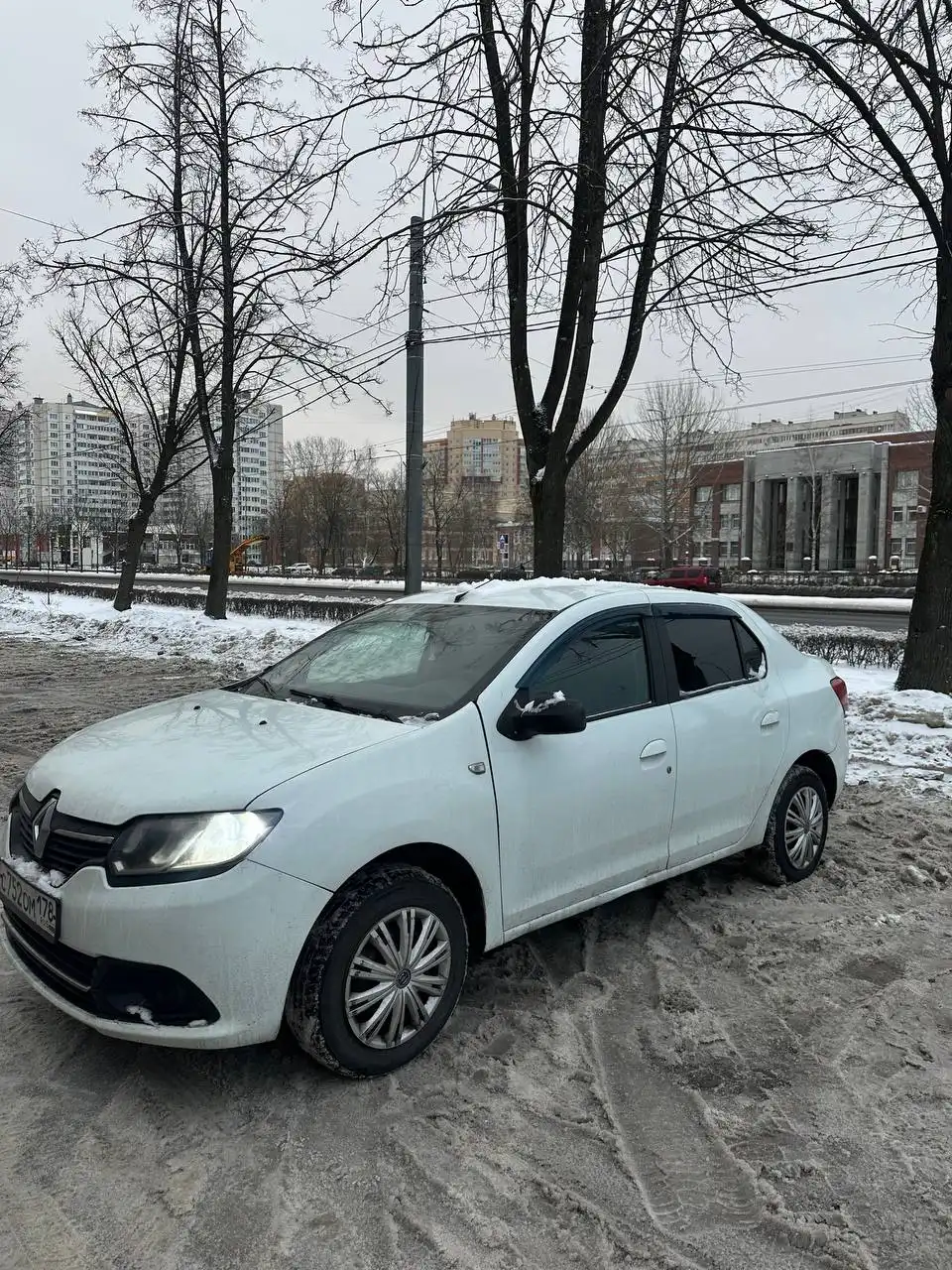 Продается Renault Logan 2015 1.6MT в отличном состоянии - Легковые автомобили (Авто) в Санкт-Петербург