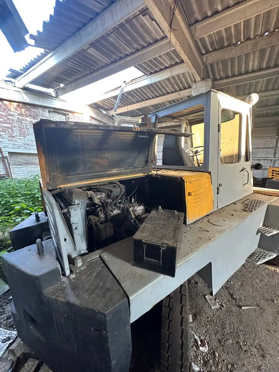 Вилочный погрузчик ЛЬВОВСКИЙ ПОГРУЗЧИК (ЛЕВ) 40810 1995 - Грузовики и спецтехника (Авто) в Волосово