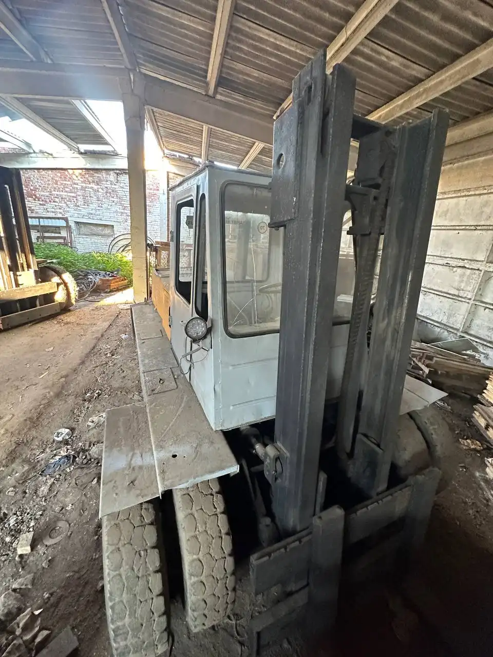 Вилочный погрузчик ЛЬВОВСКИЙ ПОГРУЗЧИК (ЛЕВ) 40810 1995 - Грузовики и спецтехника (Авто) в Волосово