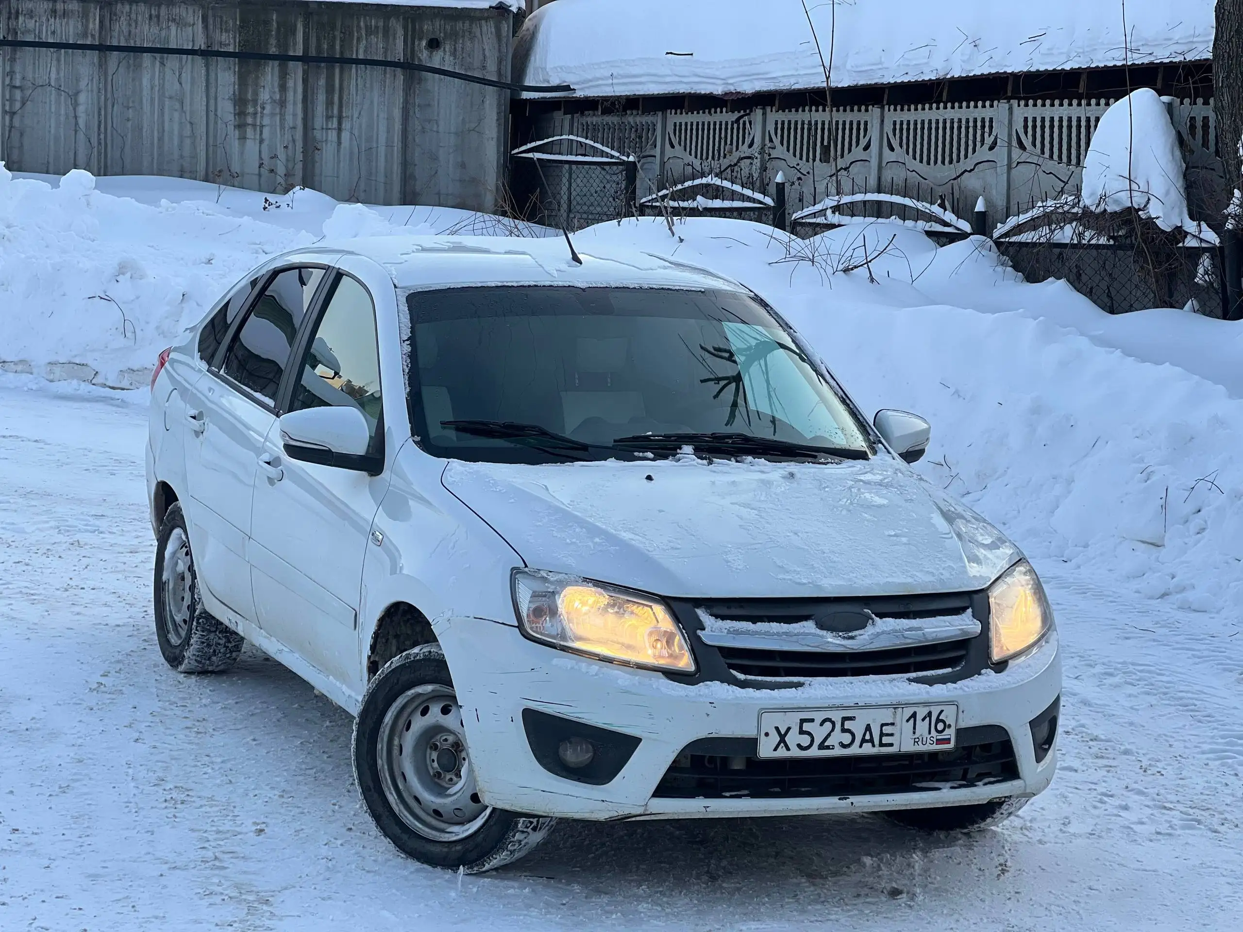 Продажа автомобиля 2015 года с автоматом и кондиционером - Легковые автомобили (Авто) в Санкт-Петербург