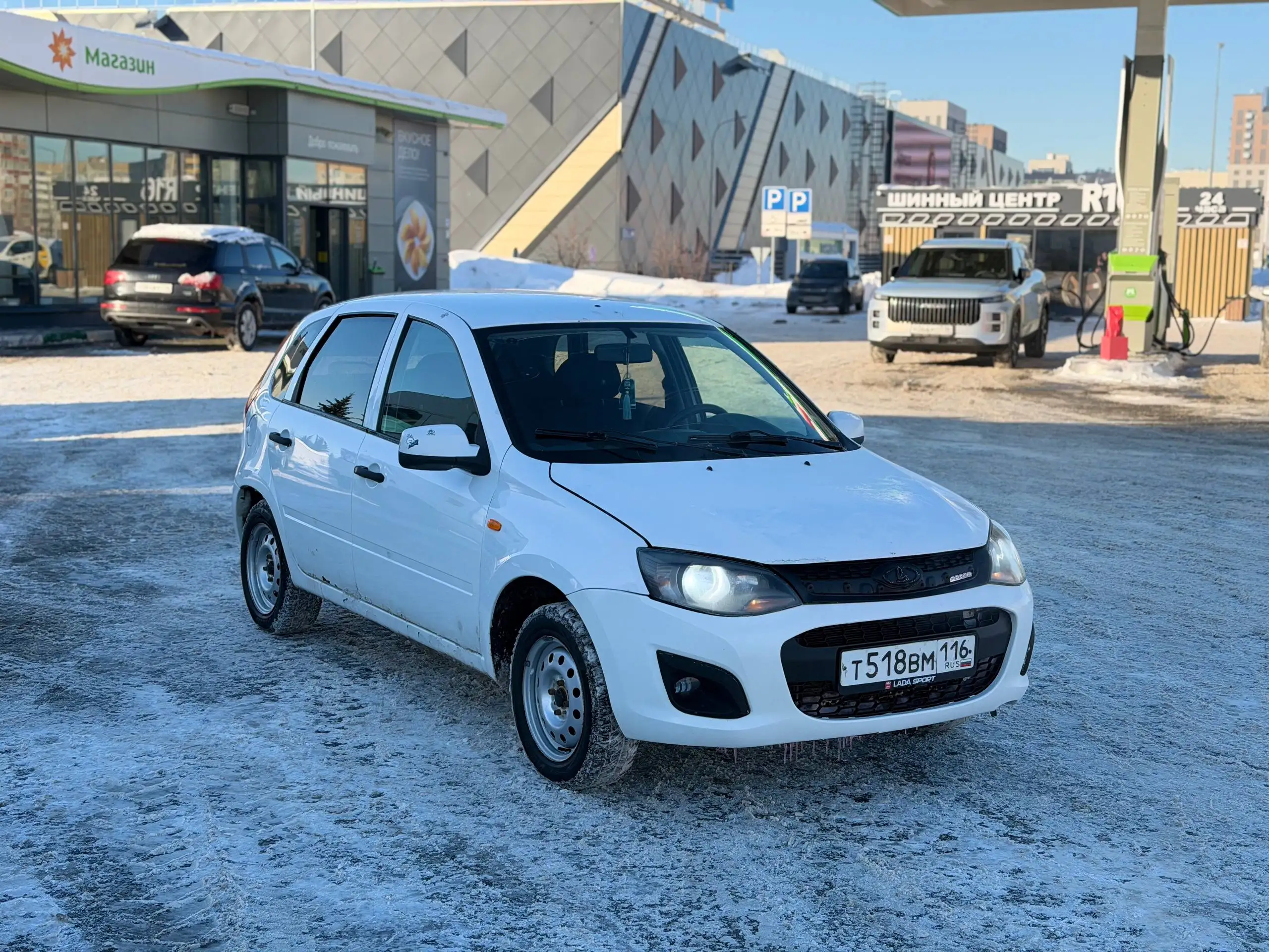 Продажа автомобиля Lada Kalina 2 2013 года - Легковые автомобили (Авто) в Санкт-Петербург