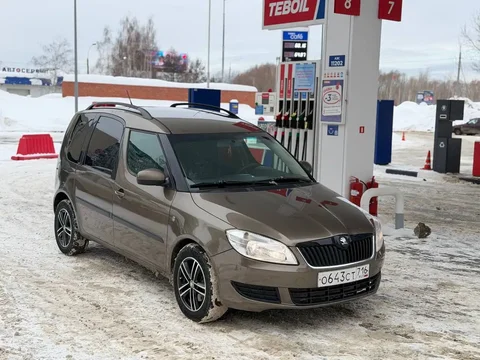 Продажа автомобиля Шкода 1.6 автомат - Легковые автомобили в Санкт-Петербург