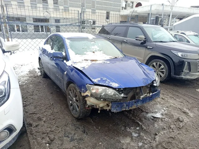 Мазда 3 2007 года после ДТП, требует вложений - Минивэны в Санкт-Петербург