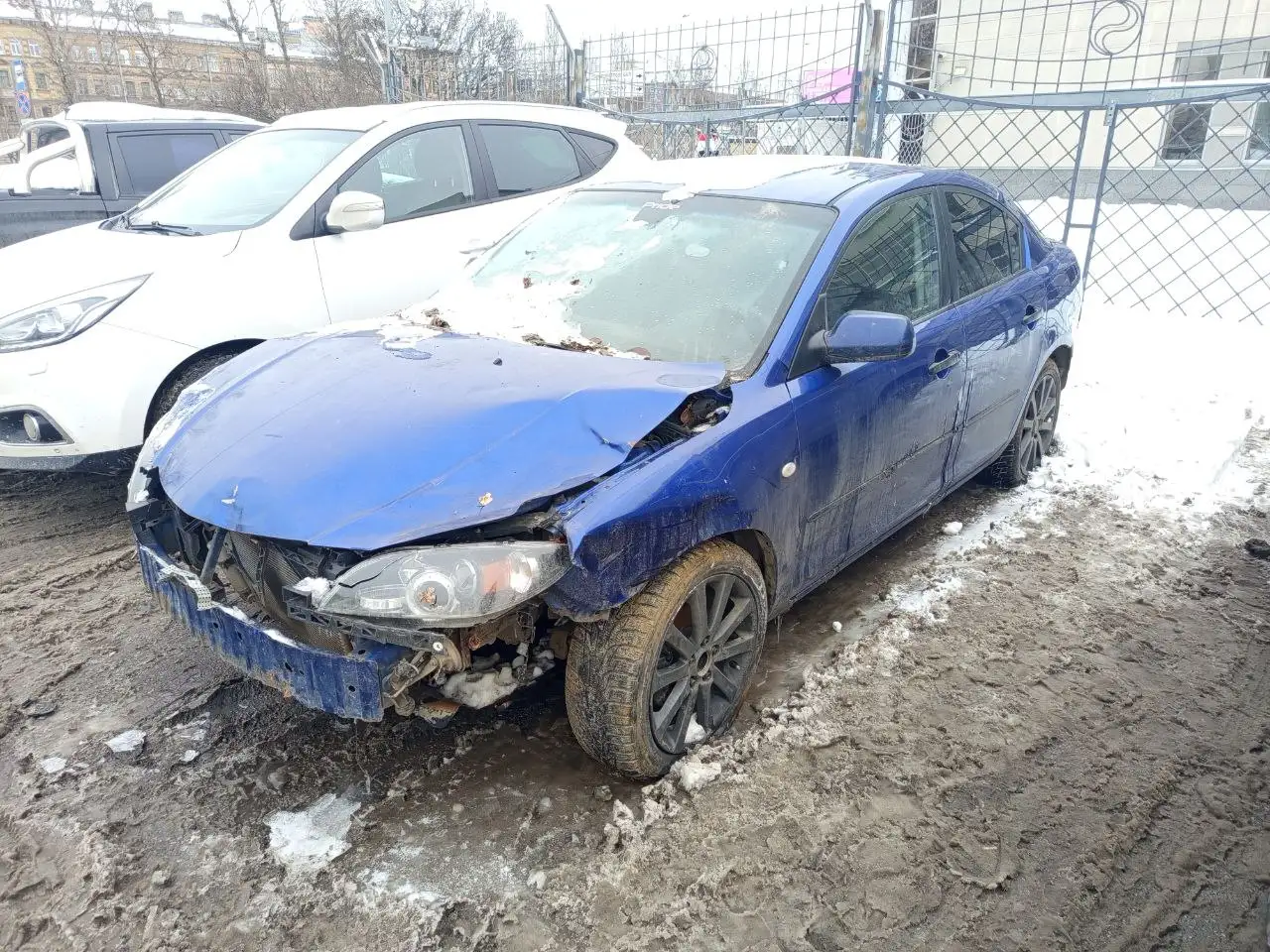 Мазда 3 2007 года после ДТП, требует вложений - Легковые автомобили (Авто) в Санкт-Петербург