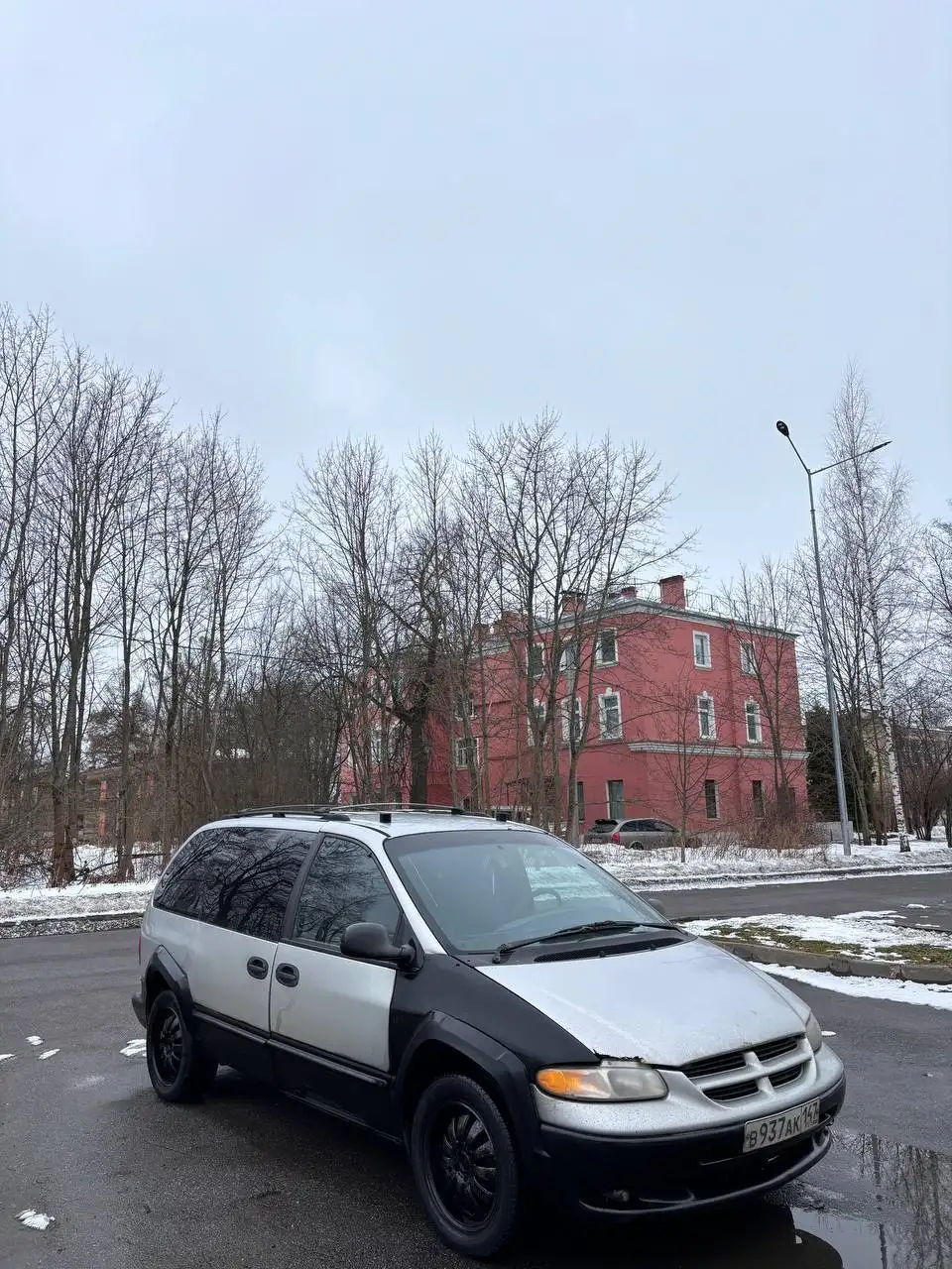 Chrysler Voyager/Dodge Caravan 2.4 AT 2000 года - Минивэн (Авто) в Санкт-Петербург