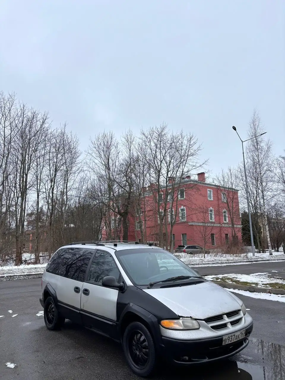 Chrysler Voyager/Dodge Caravan 2.4 AT 2000 в отличном техническом состоянии - Минивэн (Авто) в Санкт-Петербург