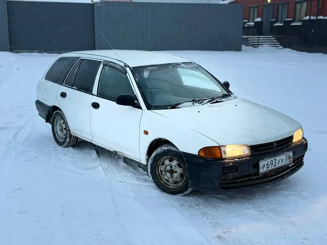 Продажа Mitsubishi Libero 1.3 АТ в Санкт-Петербурге - Авто в Санкт-Петербург