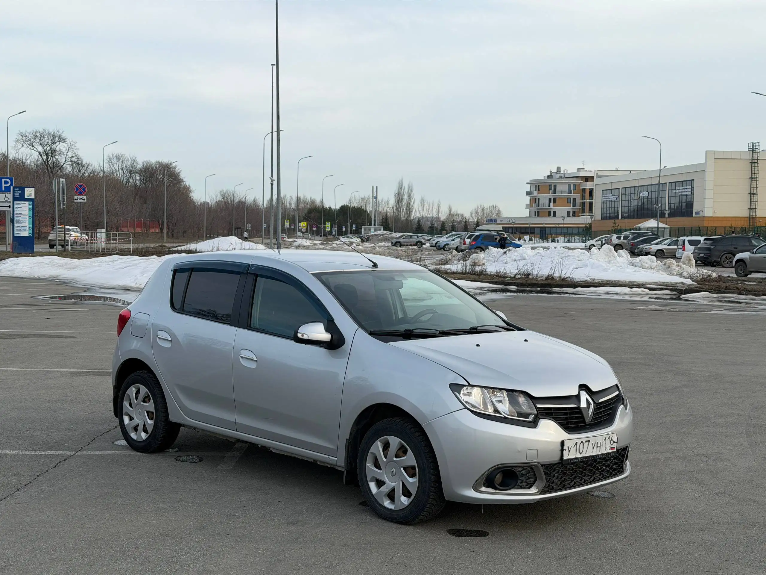 RENAULT SANDERO 2015 1.6МТ в Казани - Легковые автомобили (Авто) в Казань