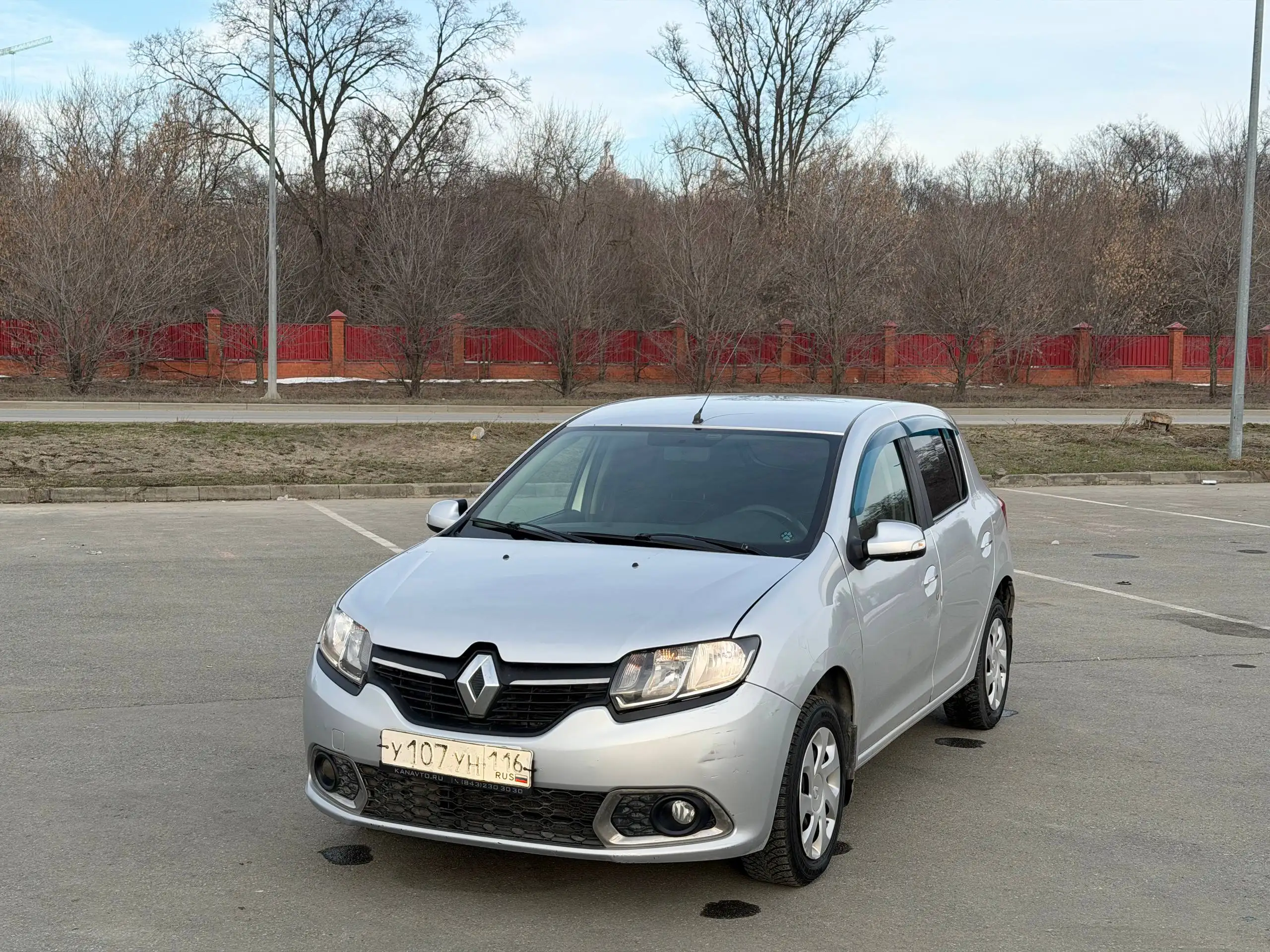 RENAULT SANDERO 2015 1.6МТ в Казани - Легковые автомобили (Авто) в Казань