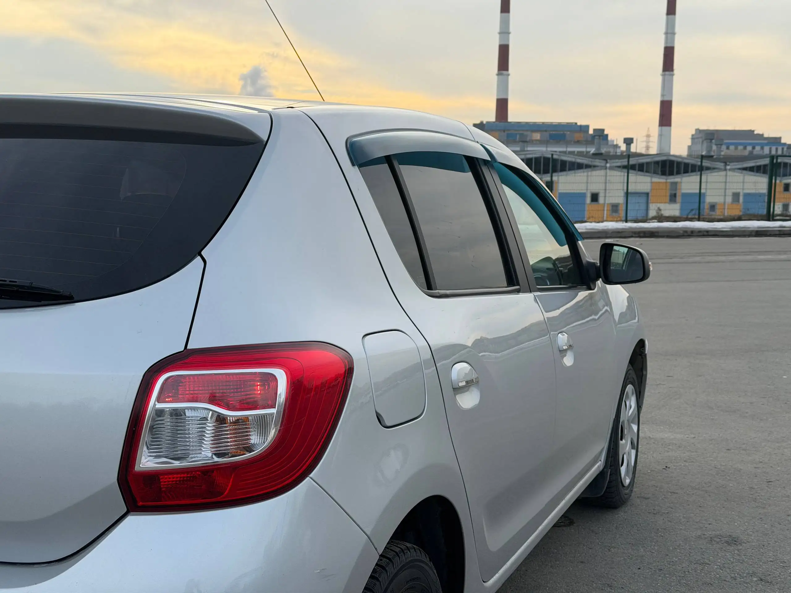 RENAULT SANDERO 2015 1.6МТ в Казани - Легковые автомобили (Авто) в Казань