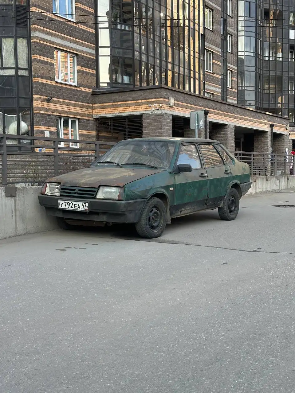 Продается автомобиль с документами и неисправностью тормозов - Авто в Санкт-Петербург