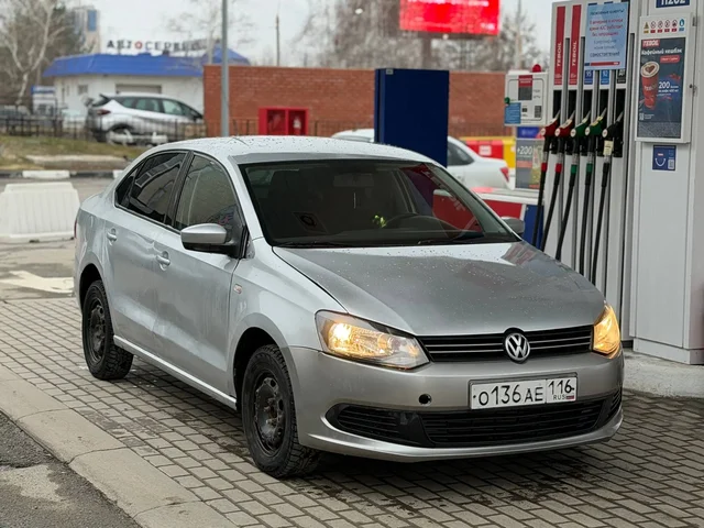Volkswagen Polo 2011 1.6 МТ - Внедорожники/кроссоверы в Казань