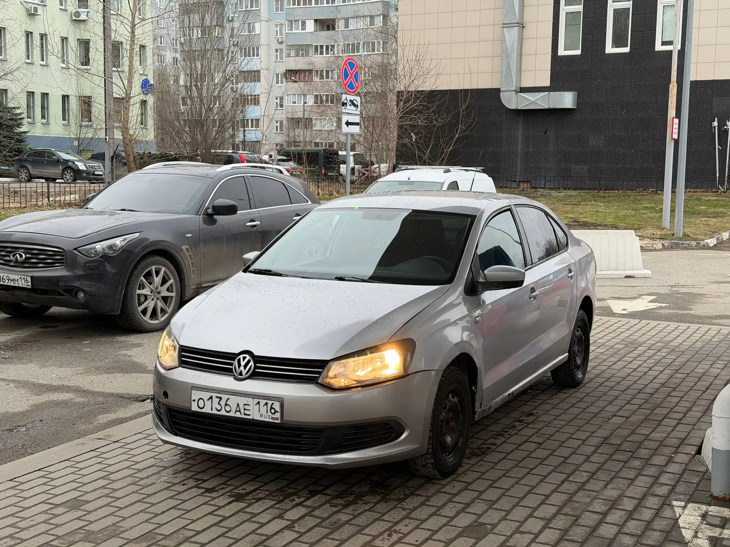 Volkswagen Polo 2011 1.6 МТ - Авто в Казань