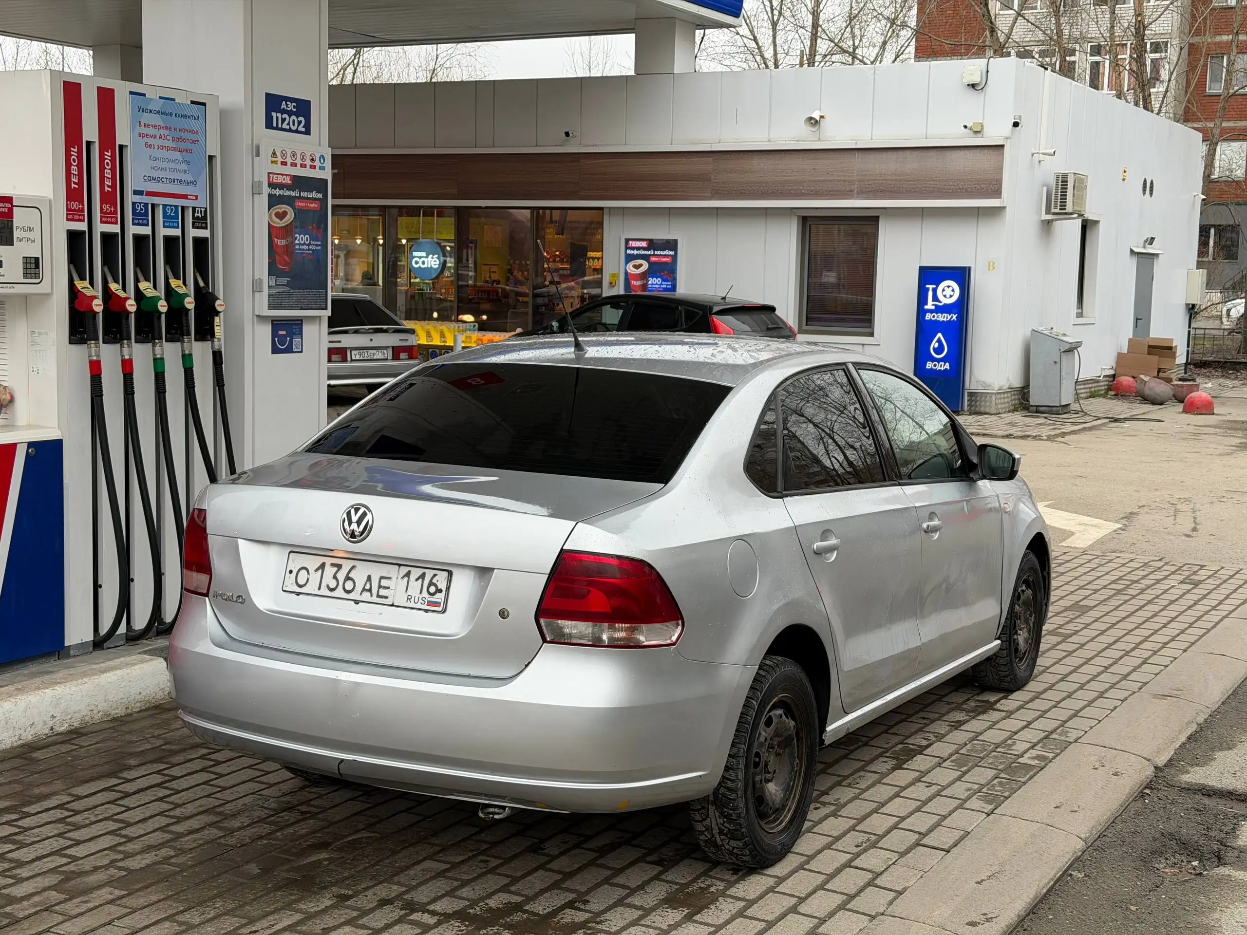 Volkswagen Polo 2011 1.6 МТ - Авто в Казань