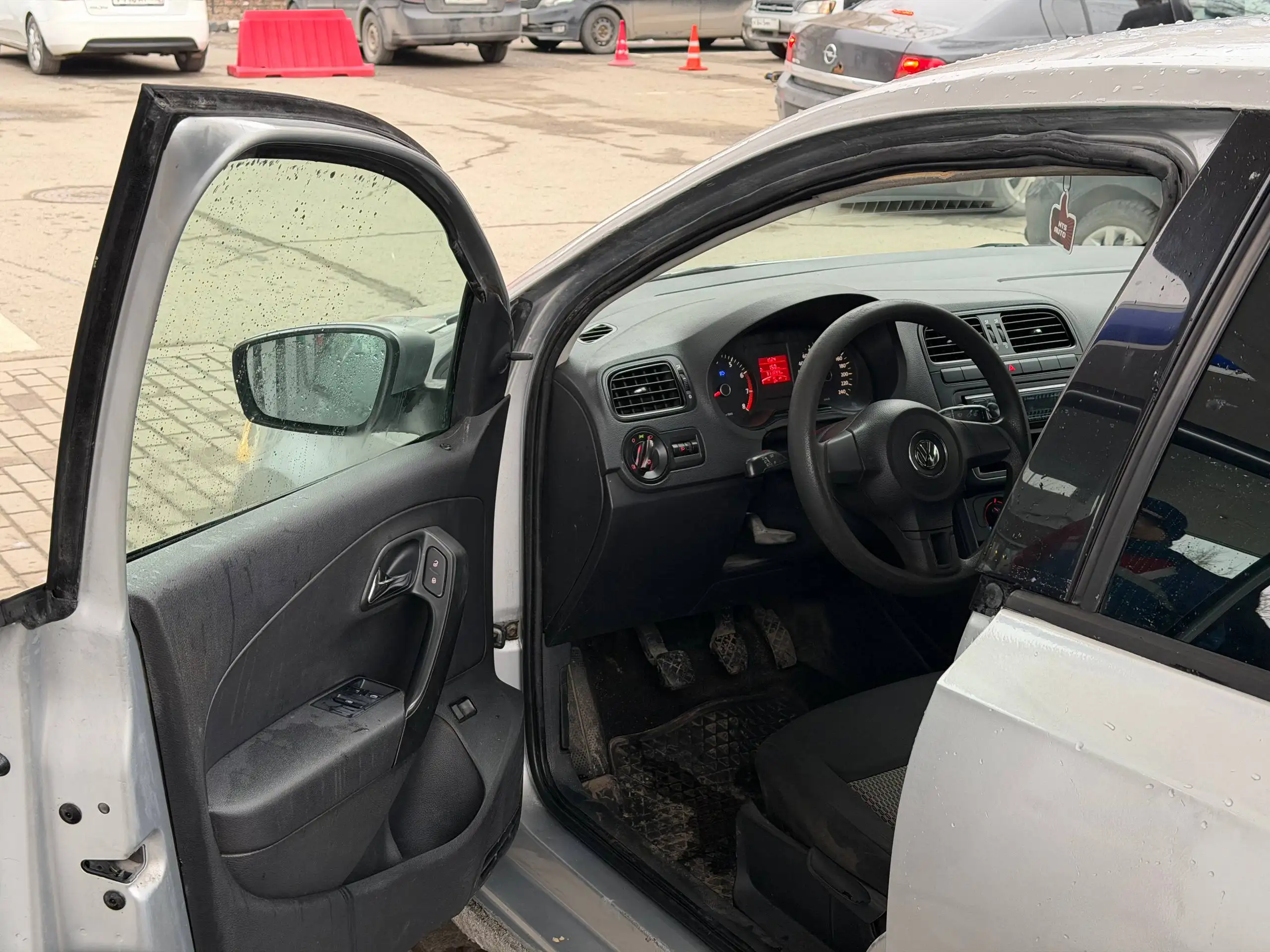 Volkswagen Polo 2011 1.6 МТ - Авто в Казань