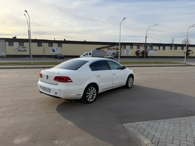 Volkswagen PASSAT (B7) 2013 года с пробегом 200 000 км - Легковые автомобили в Санкт-Петербург
