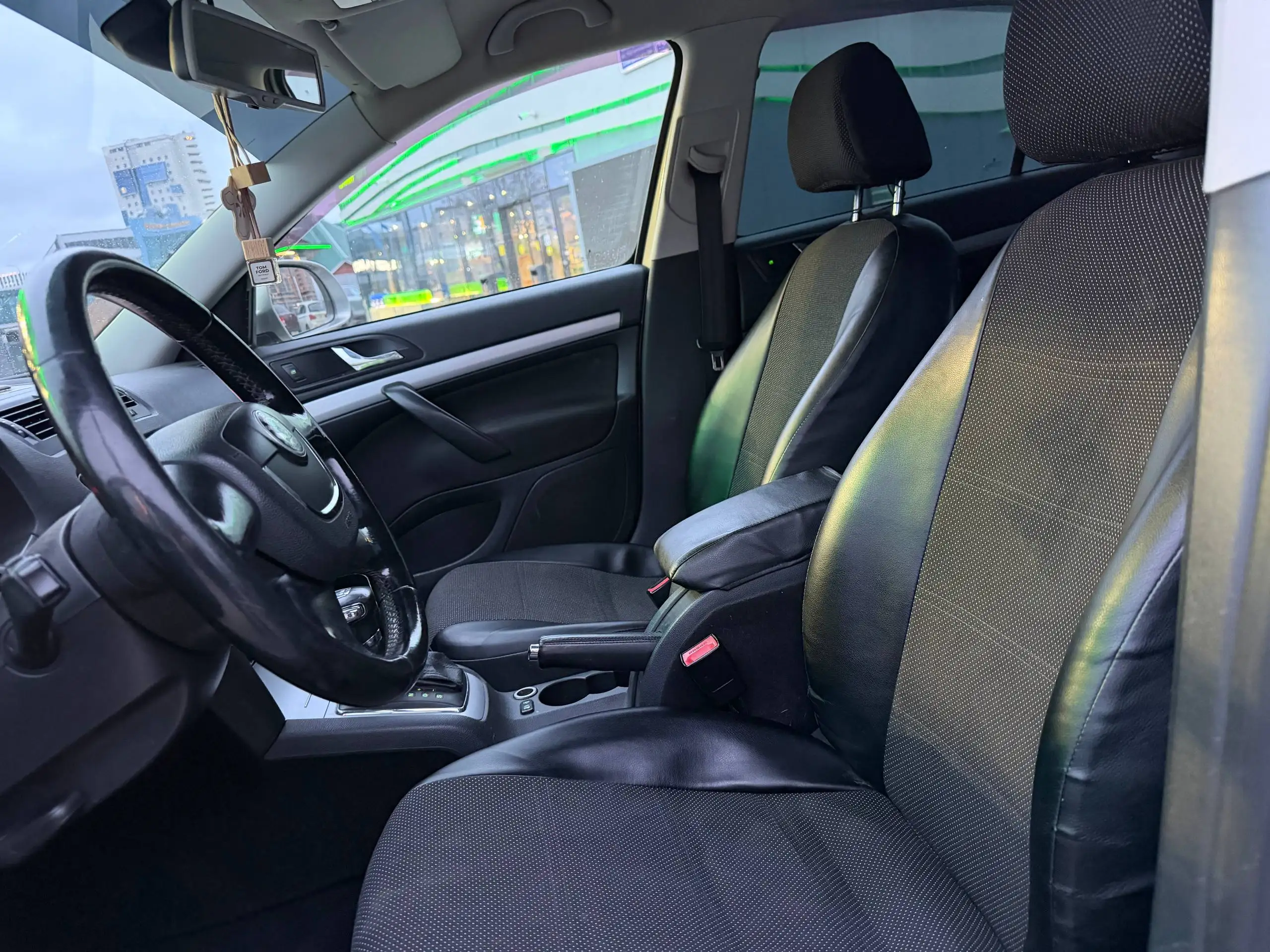 SKODA OCTAVIA A5 2011 1.4 ТУРБО АВТОМАТ - Легковые автомобили (Авто) в Казань