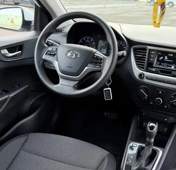 Hyundai Solaris 2017 - Hyundai Solaris (Авто) в Санкт-Петербург