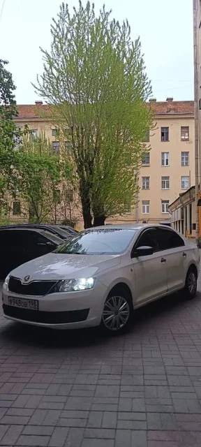 Skoda Rapid 2016 в хорошем состоянии - Легковые авто в Санкт-Петербург