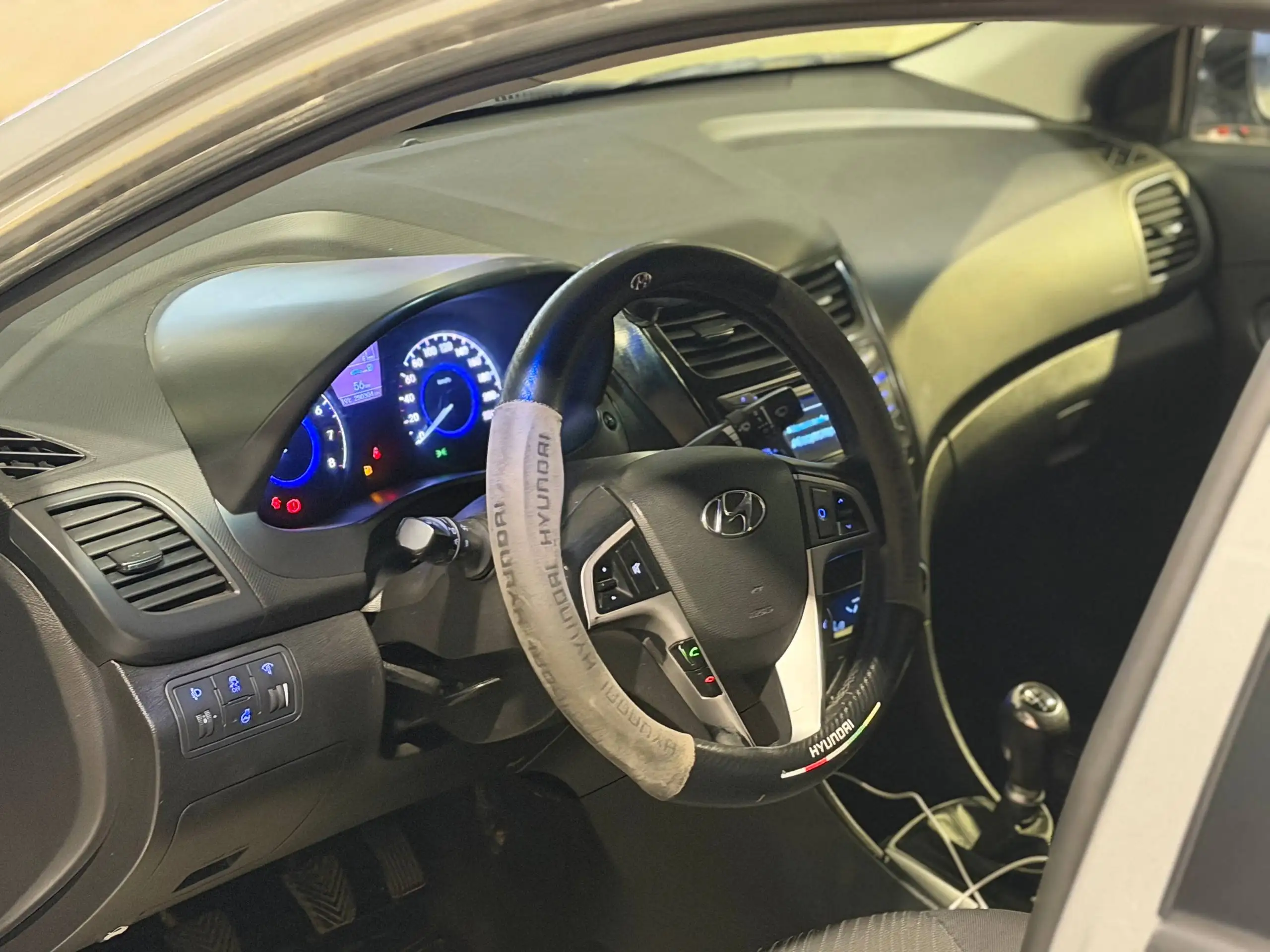 Hyundai Solaris 2016 1.6 МТ - Легковые автомобили (Авто) в Казань